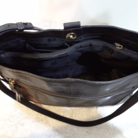 Born Black Leather Shoulder Bag with Adjustable Shoulder Straps - Picture 5 of 5